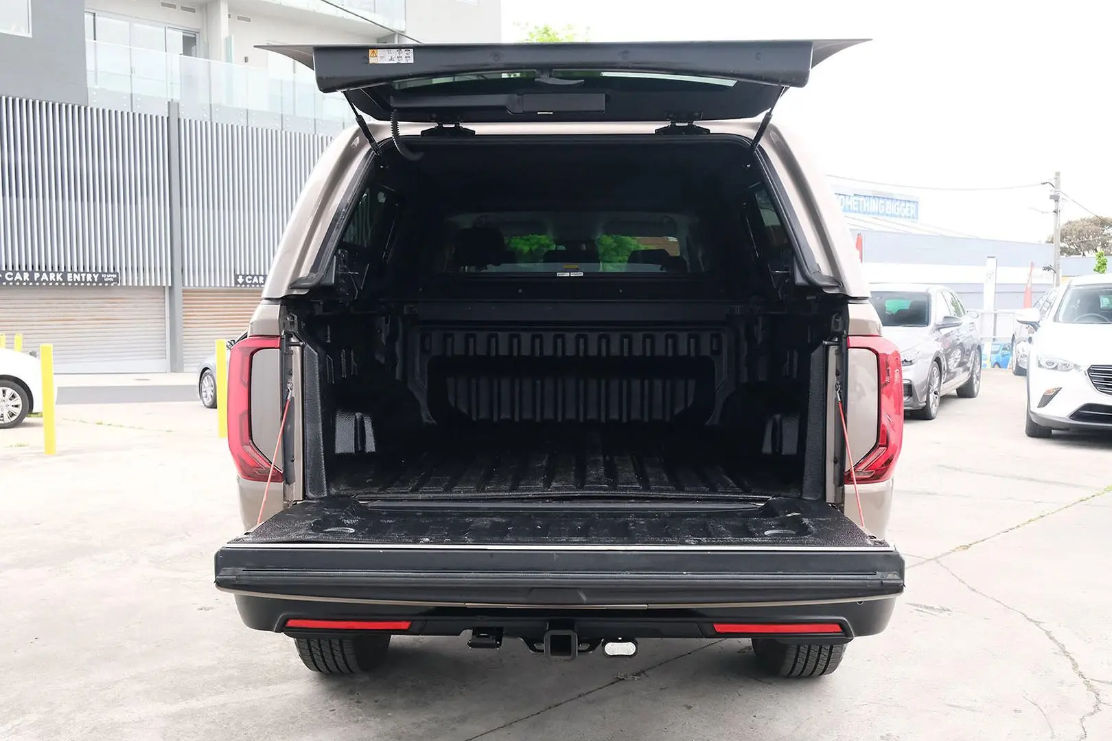 2023 Volkswagen Amarok Gallery Image 11