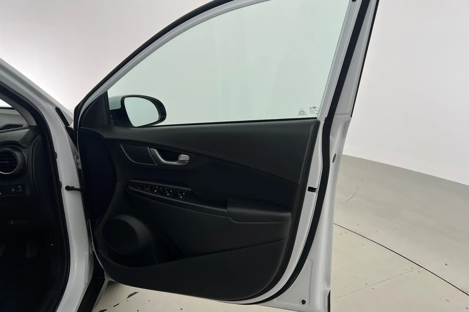 2020 Hyundai Kona Gallery Image 15