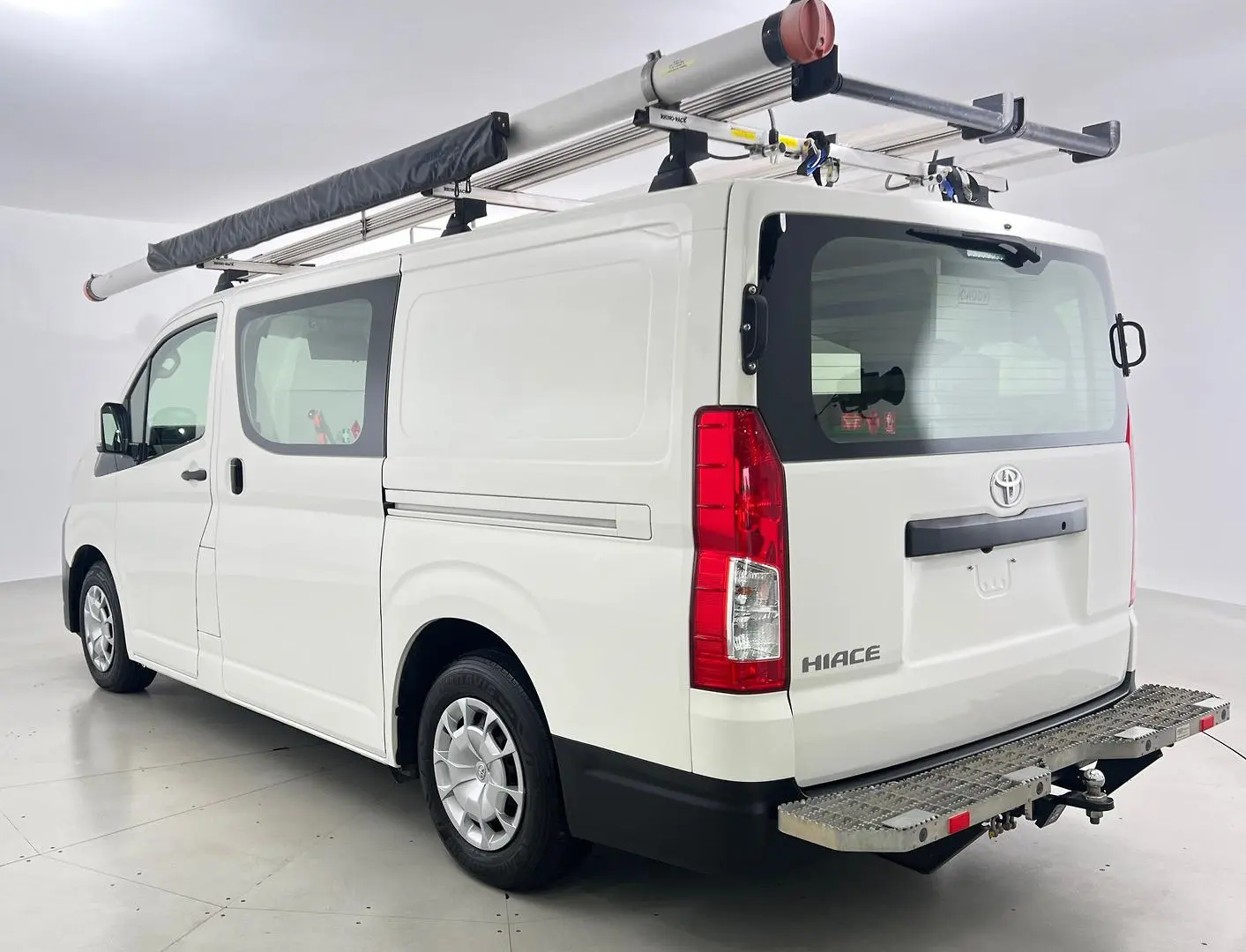 2020 Toyota Hiace Gallery Image 8