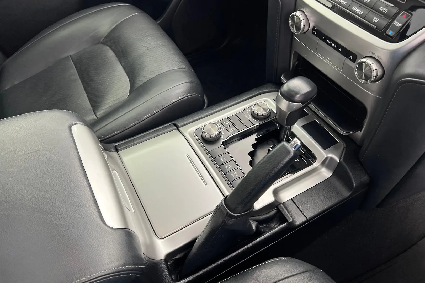 2019 Toyota Landcruiser Gallery Image 14