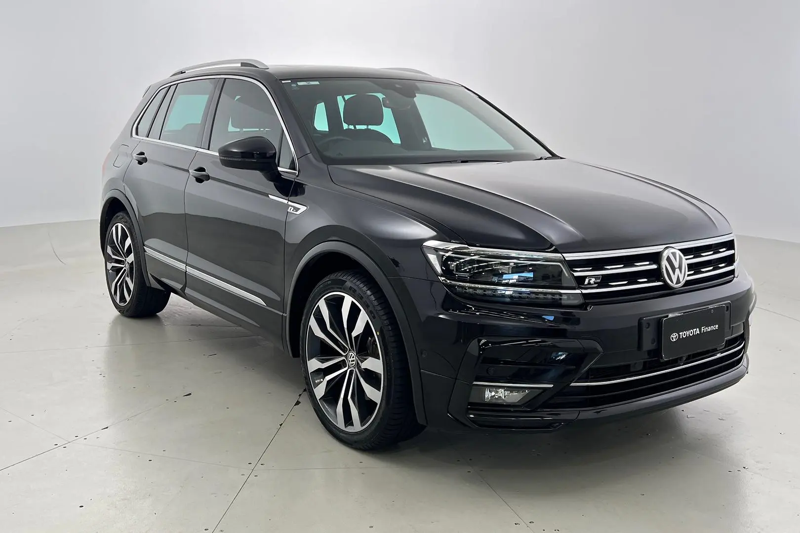 2020 Volkswagen Tiguan Gallery Image 1