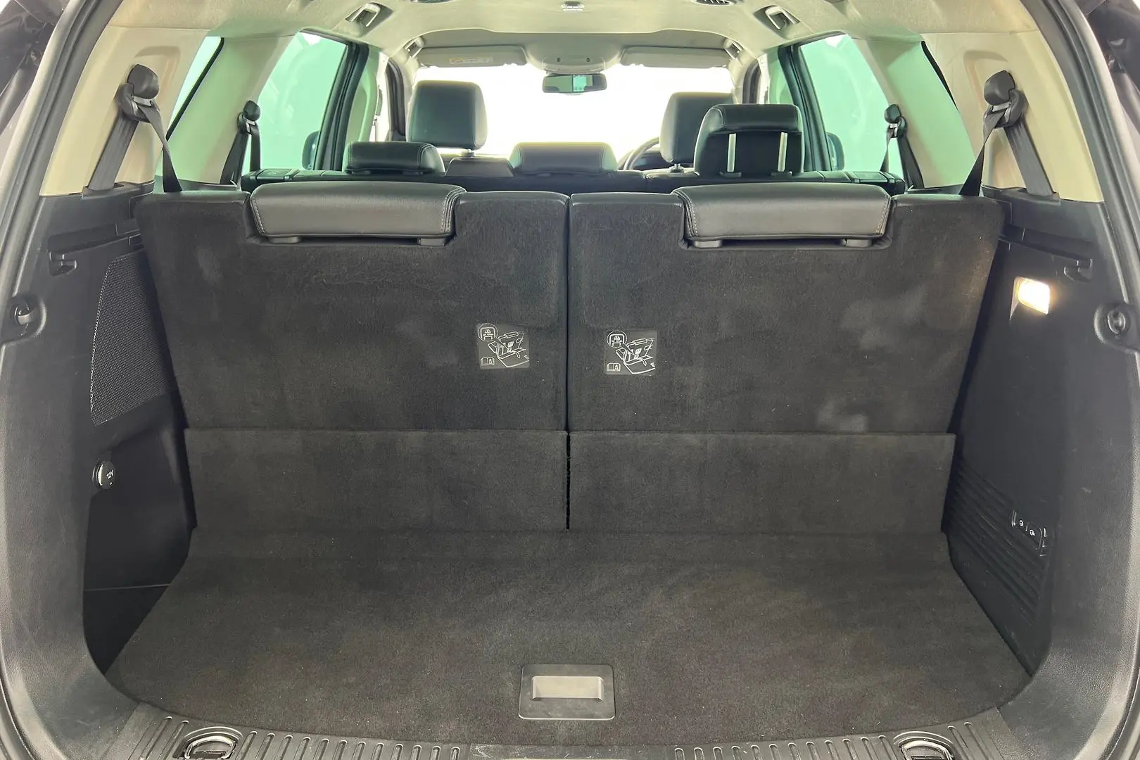 2021 Ford Everest Gallery Image 20