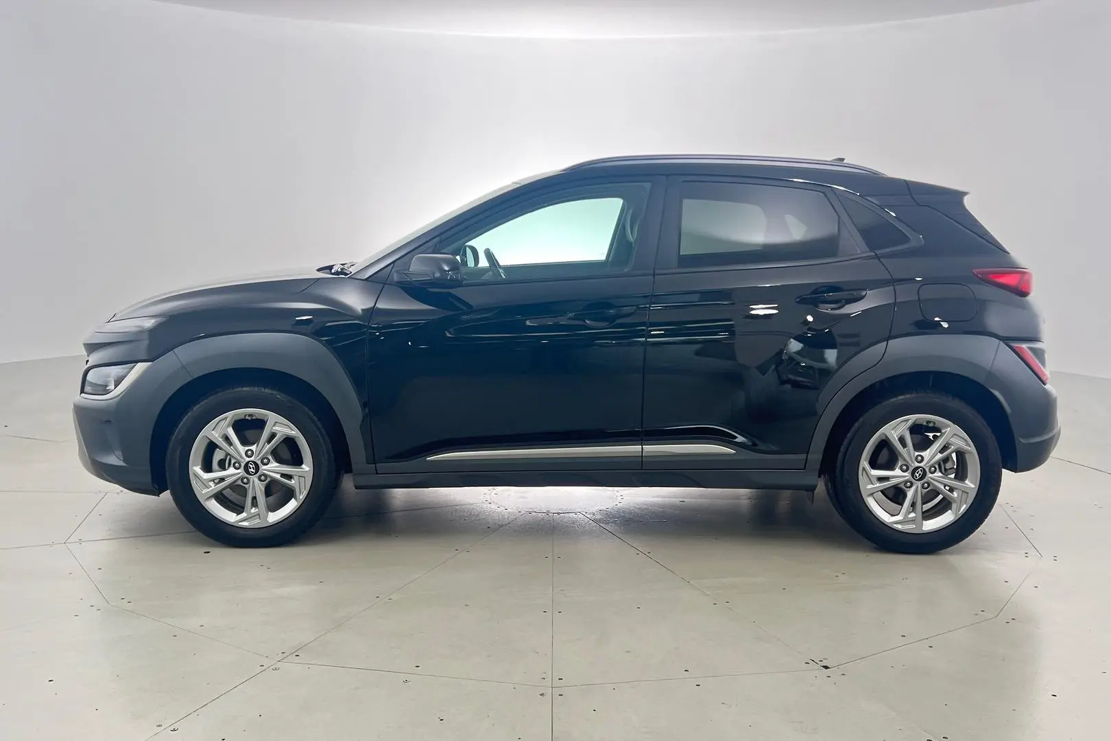 2023 Hyundai Kona Gallery Image 8