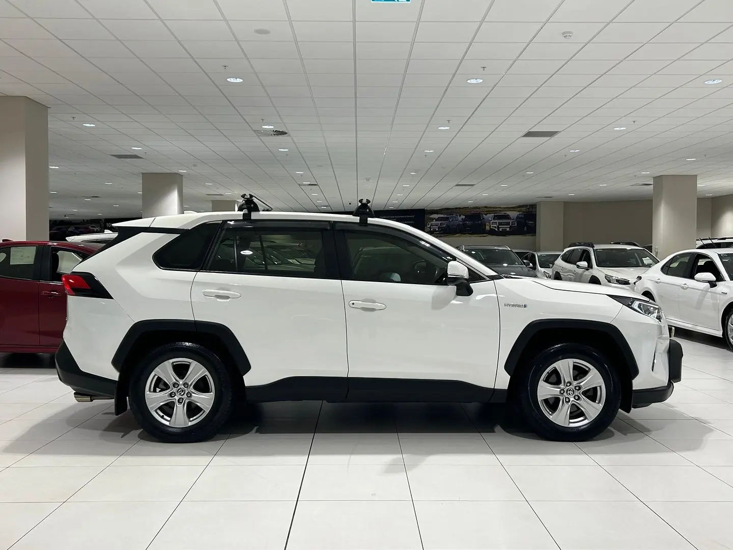 2020 Toyota RAV4 Gallery Image 2