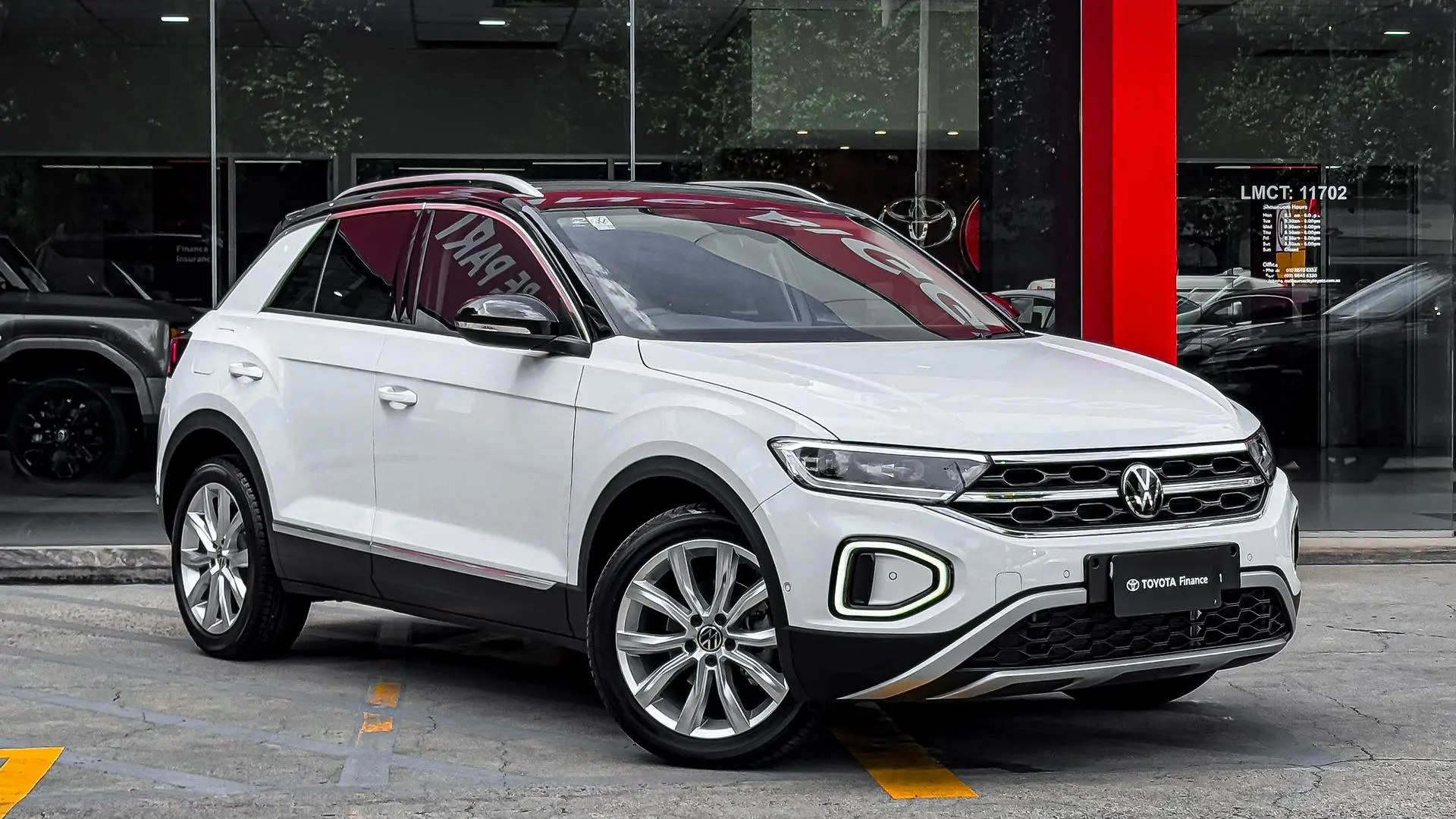 2022 Volkswagen T-Roc Gallery Image 1