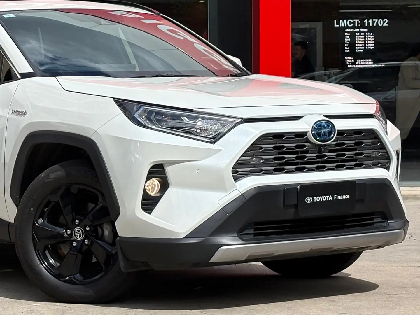 2019 Toyota RAV4 Gallery Image 4