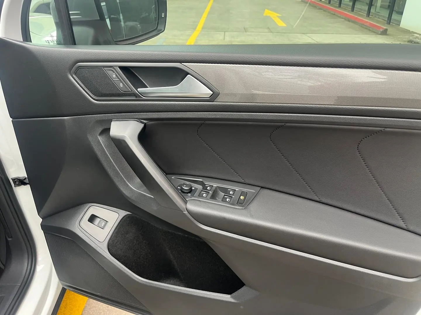 2023 Volkswagen Tiguan Gallery Image 14