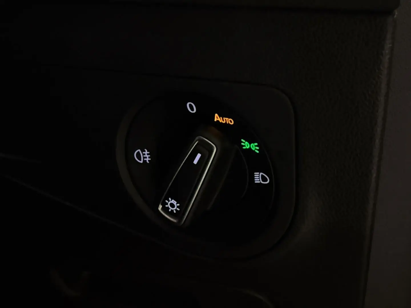 2022 Volkswagen Tiguan Gallery Image 25