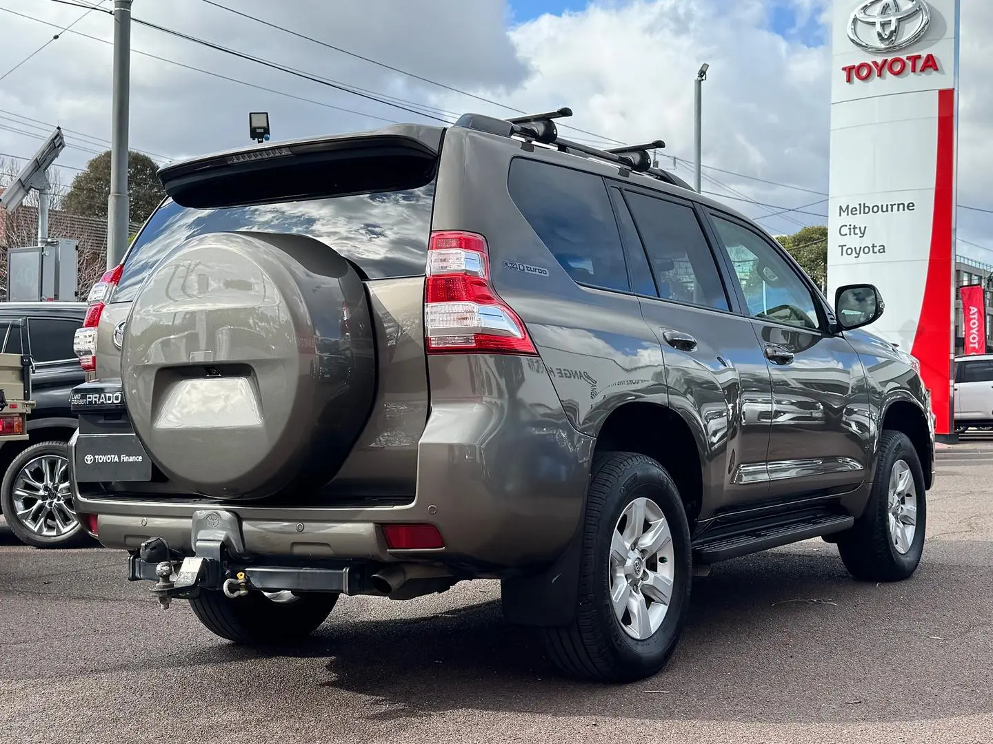 2014 Toyota Landcruiser Prado Gallery Image 4