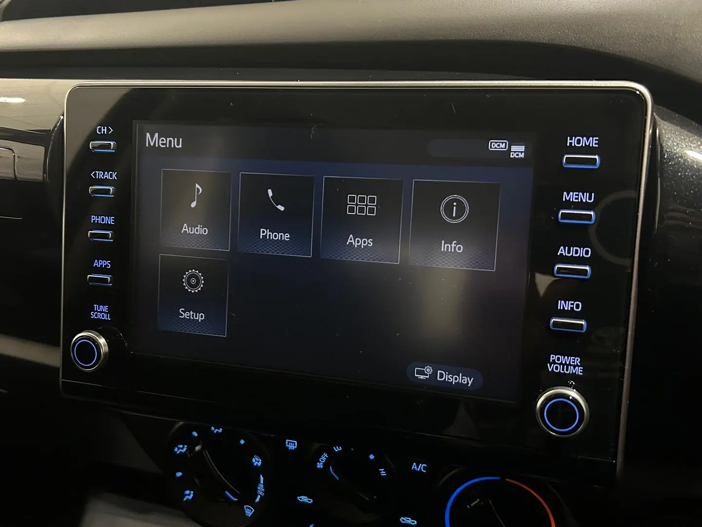 2022 Toyota Hilux Gallery Image 15