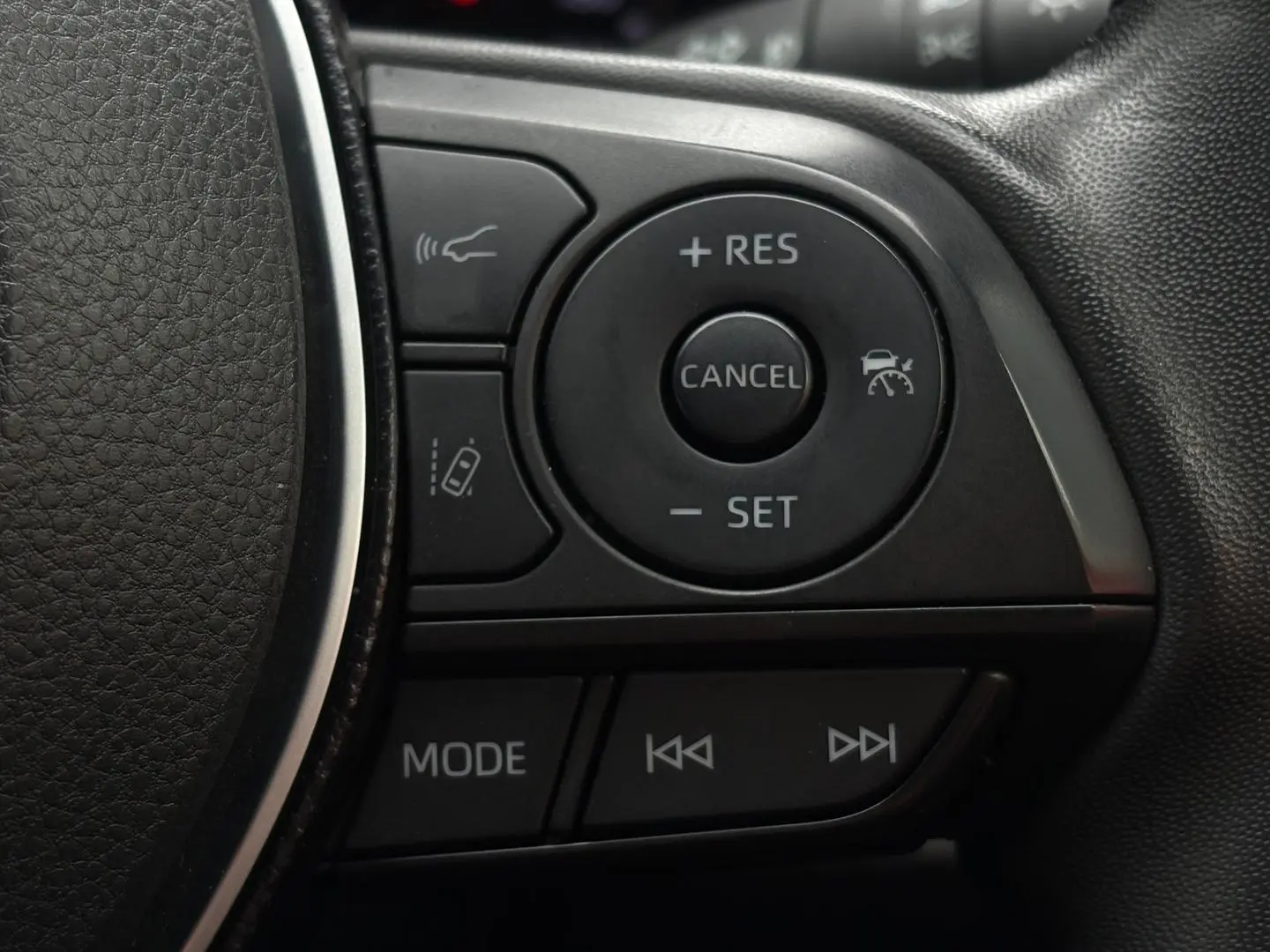 2021 Toyota RAV4 Gallery Image 18