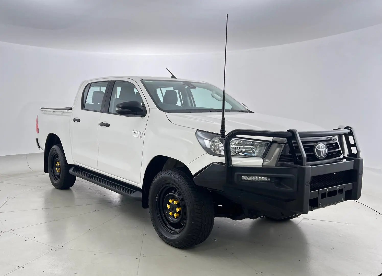 2021 Toyota Hilux Image 1