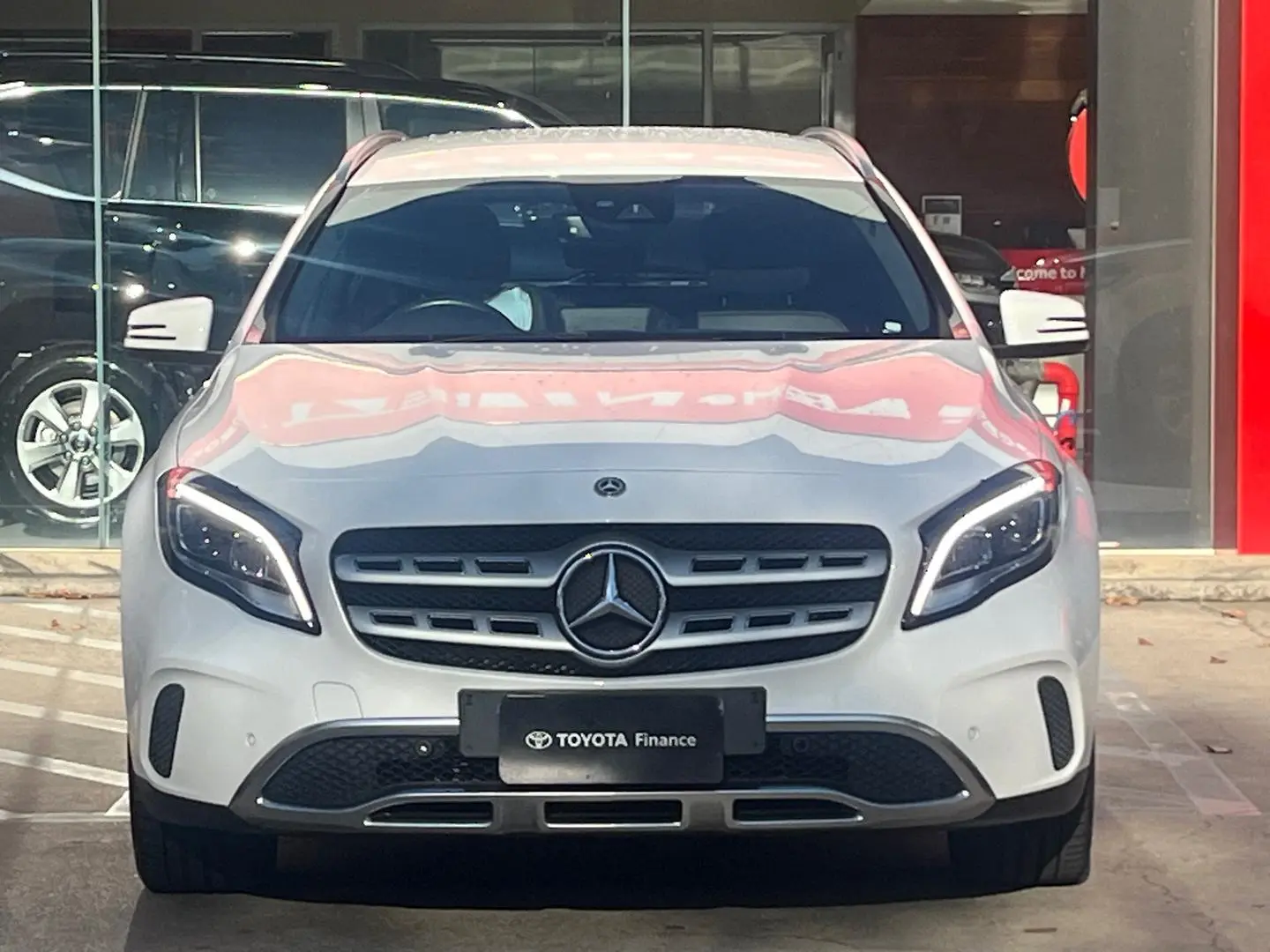 2018 Mercedes-Benz GLA-Class Gallery Image 9