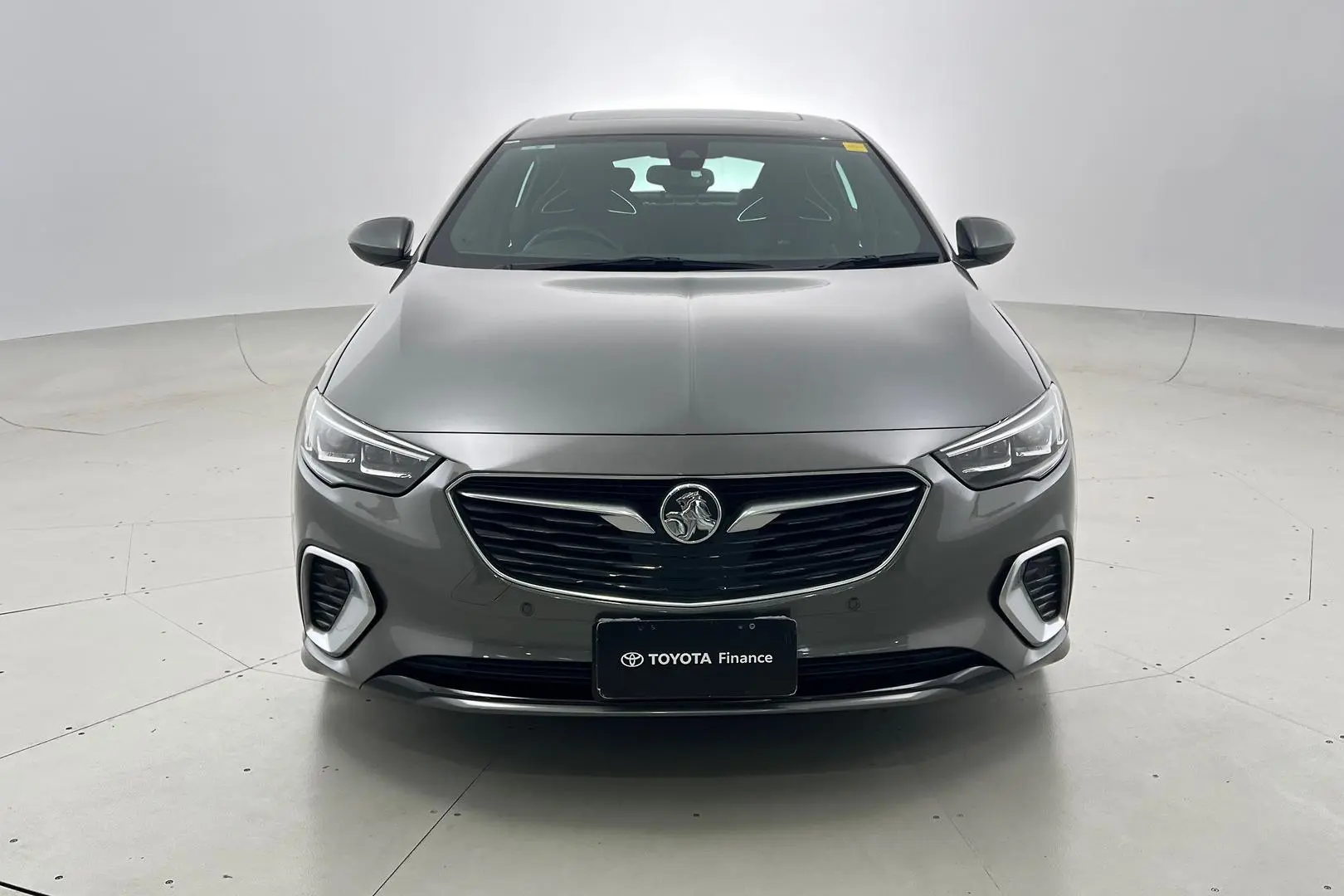 2018 Holden Commodore Gallery Image 10