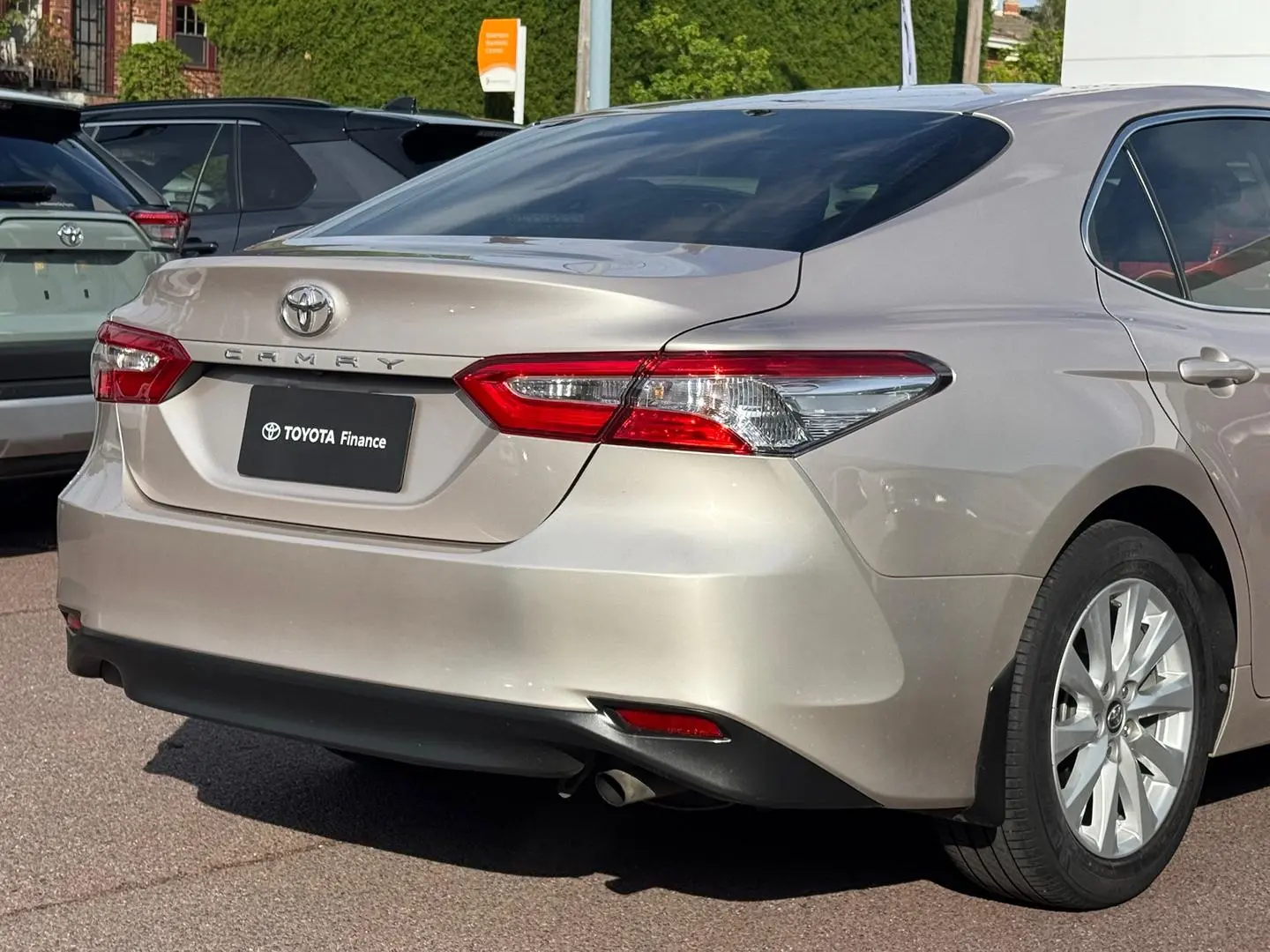 2018 Toyota Camry Gallery Image 4