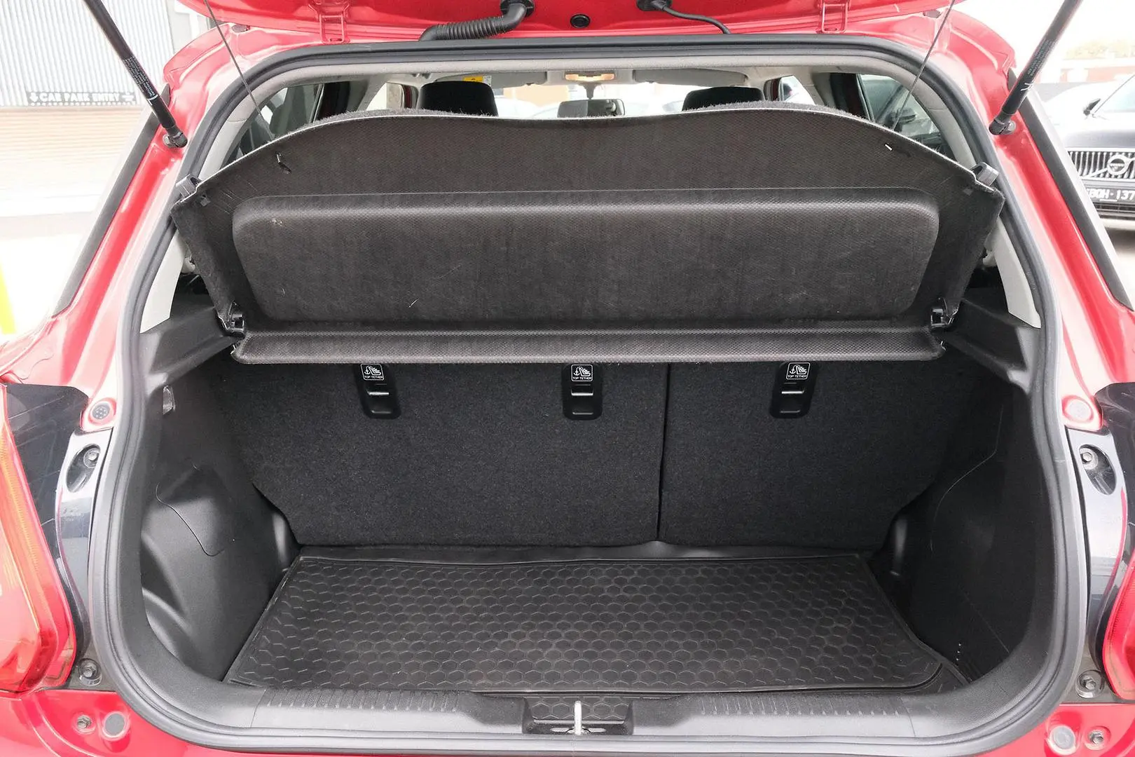 2017 Suzuki Swift Gallery Image 19