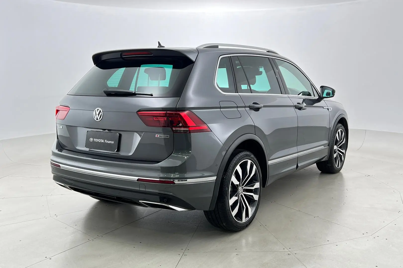 2020 Volkswagen Tiguan Gallery Image 5