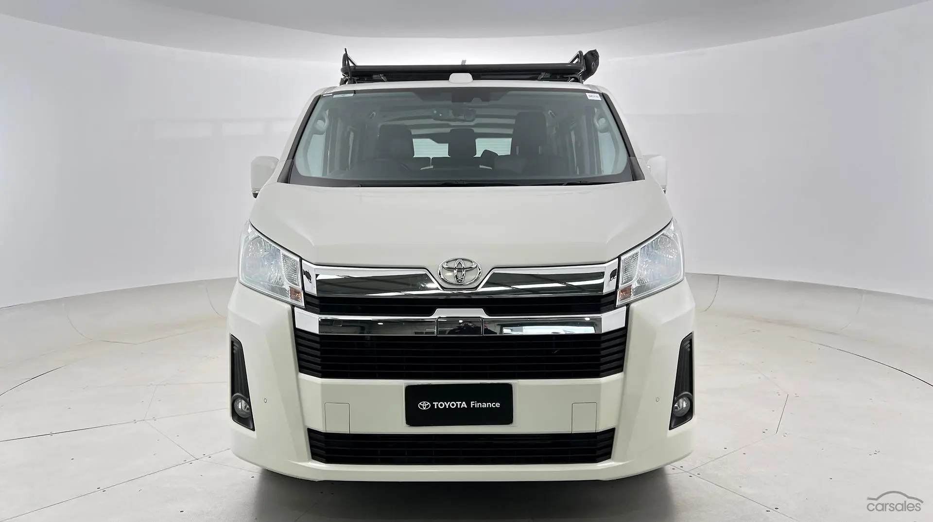 2022 Toyota Hiace Image 10