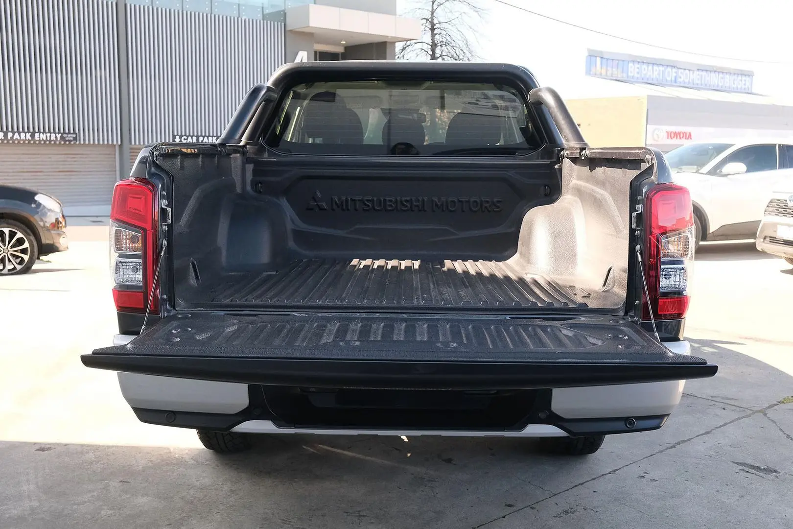 2020 Mitsubishi Triton Gallery Image 10