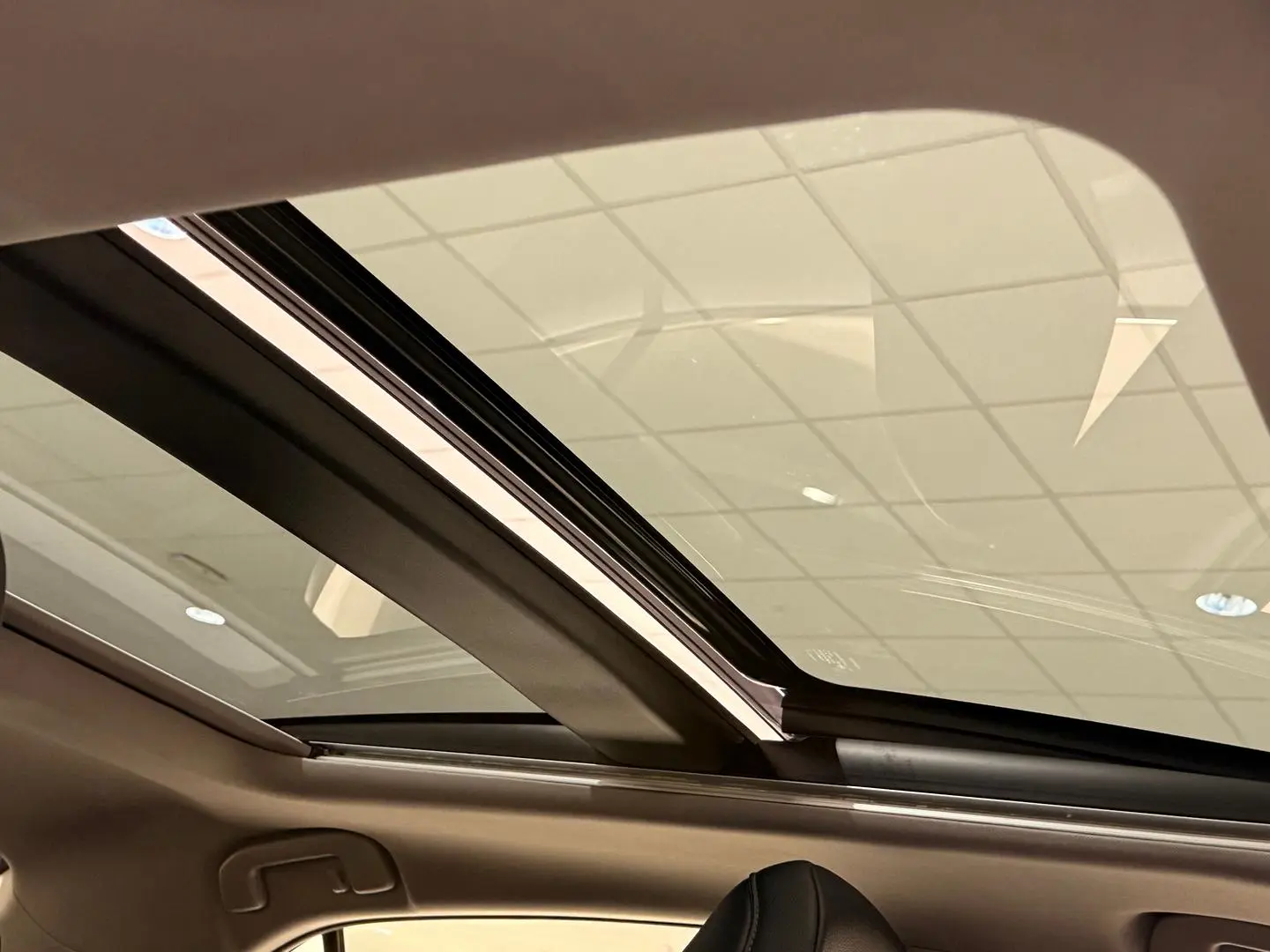 2021 Toyota Camry Gallery Image 16