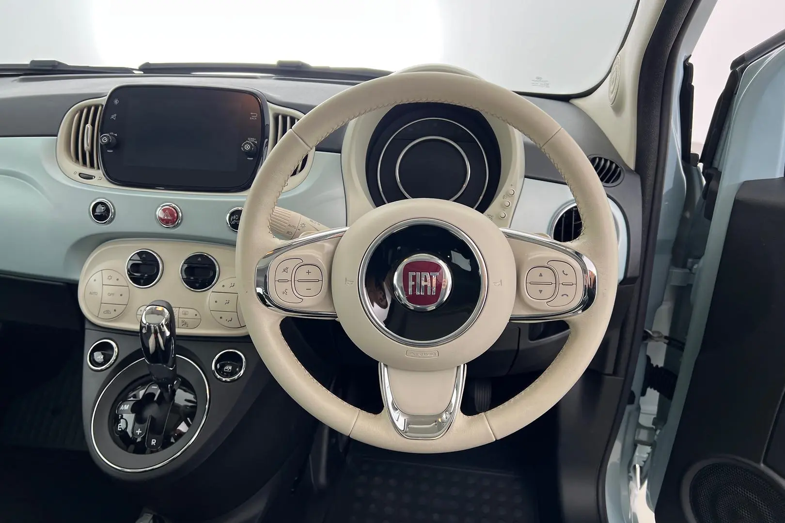 2023 Fiat 500 Gallery Image 12