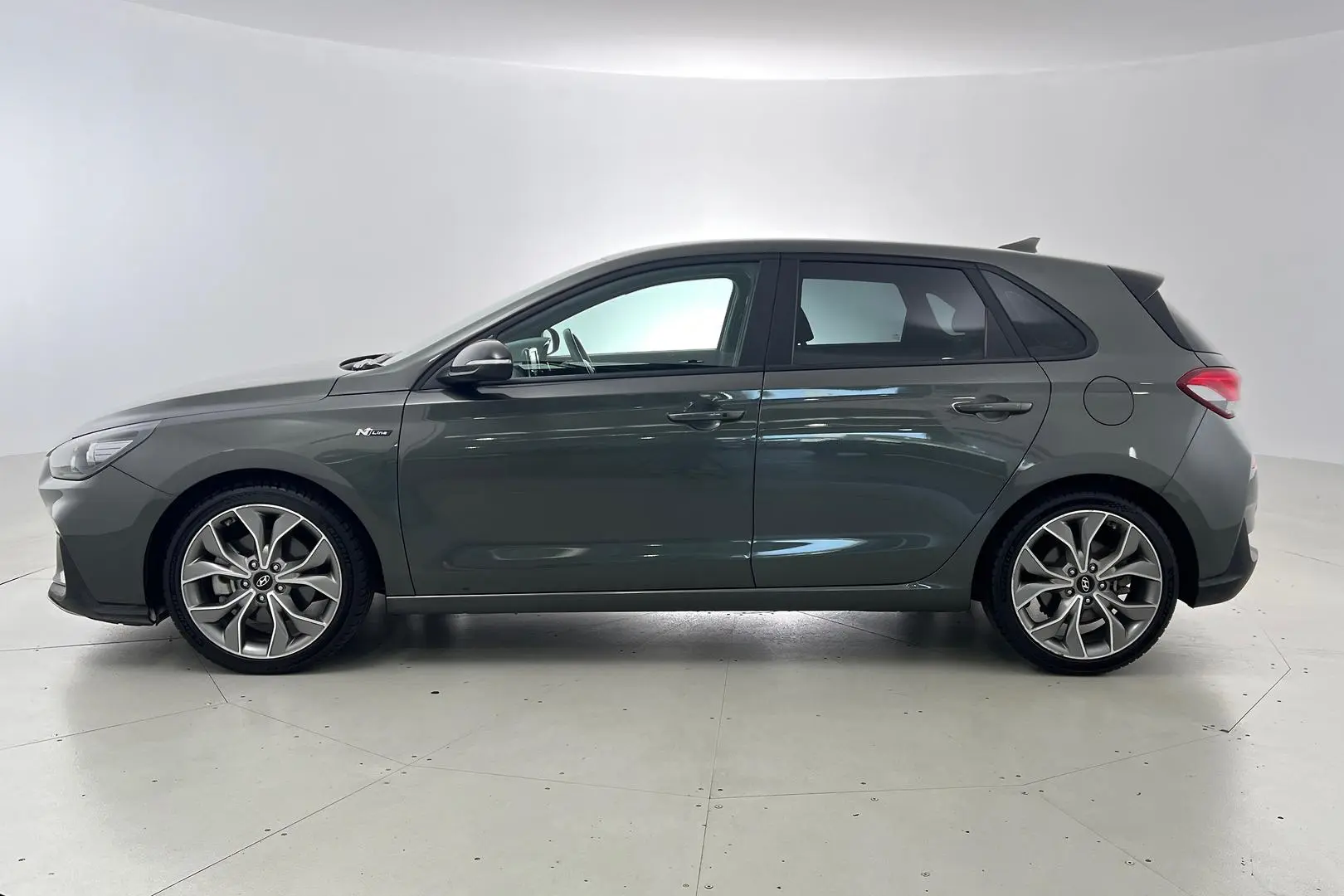 2021 Hyundai i30 Gallery Image 7