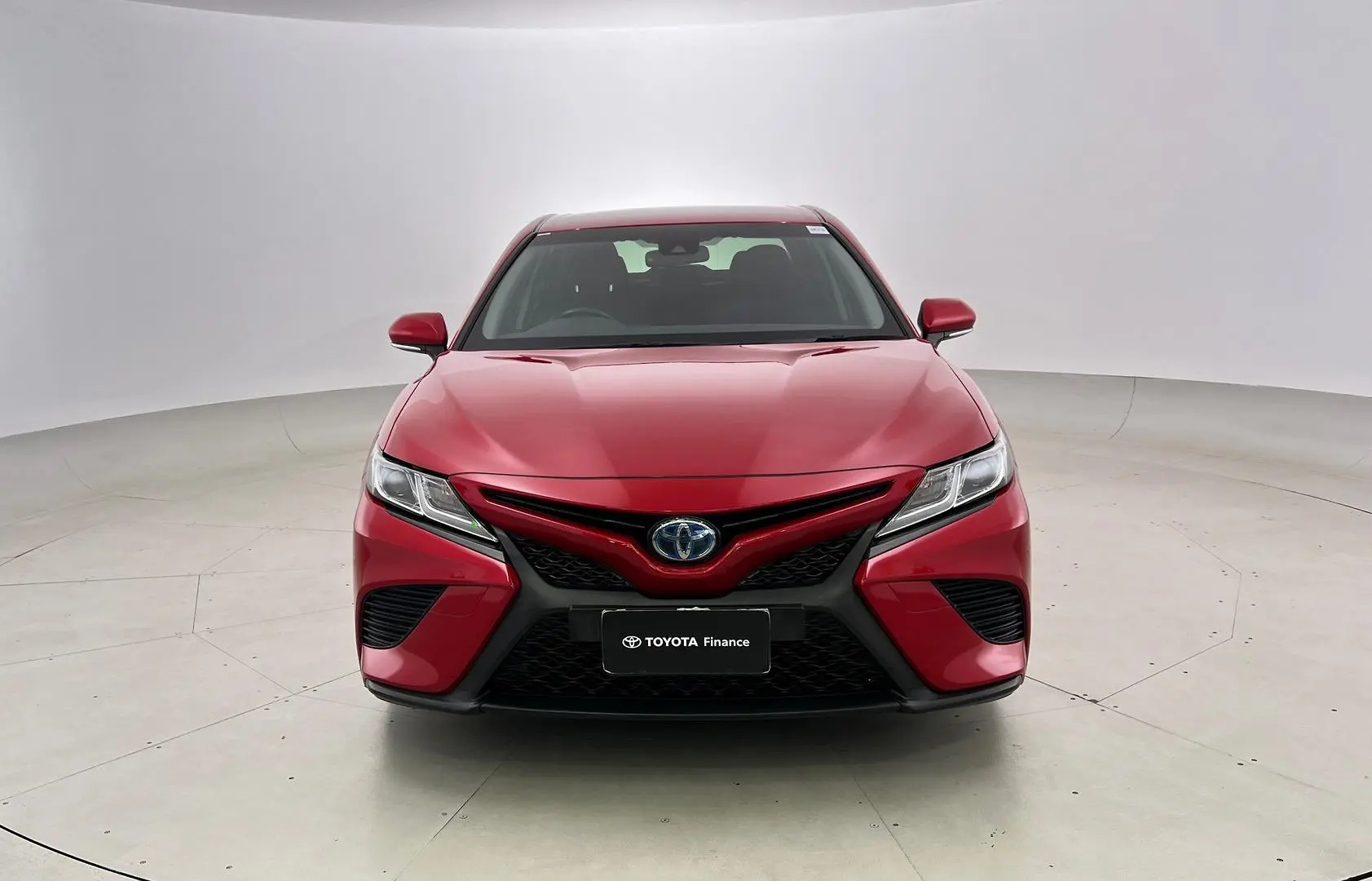 2019 Toyota Camry Gallery Image 9