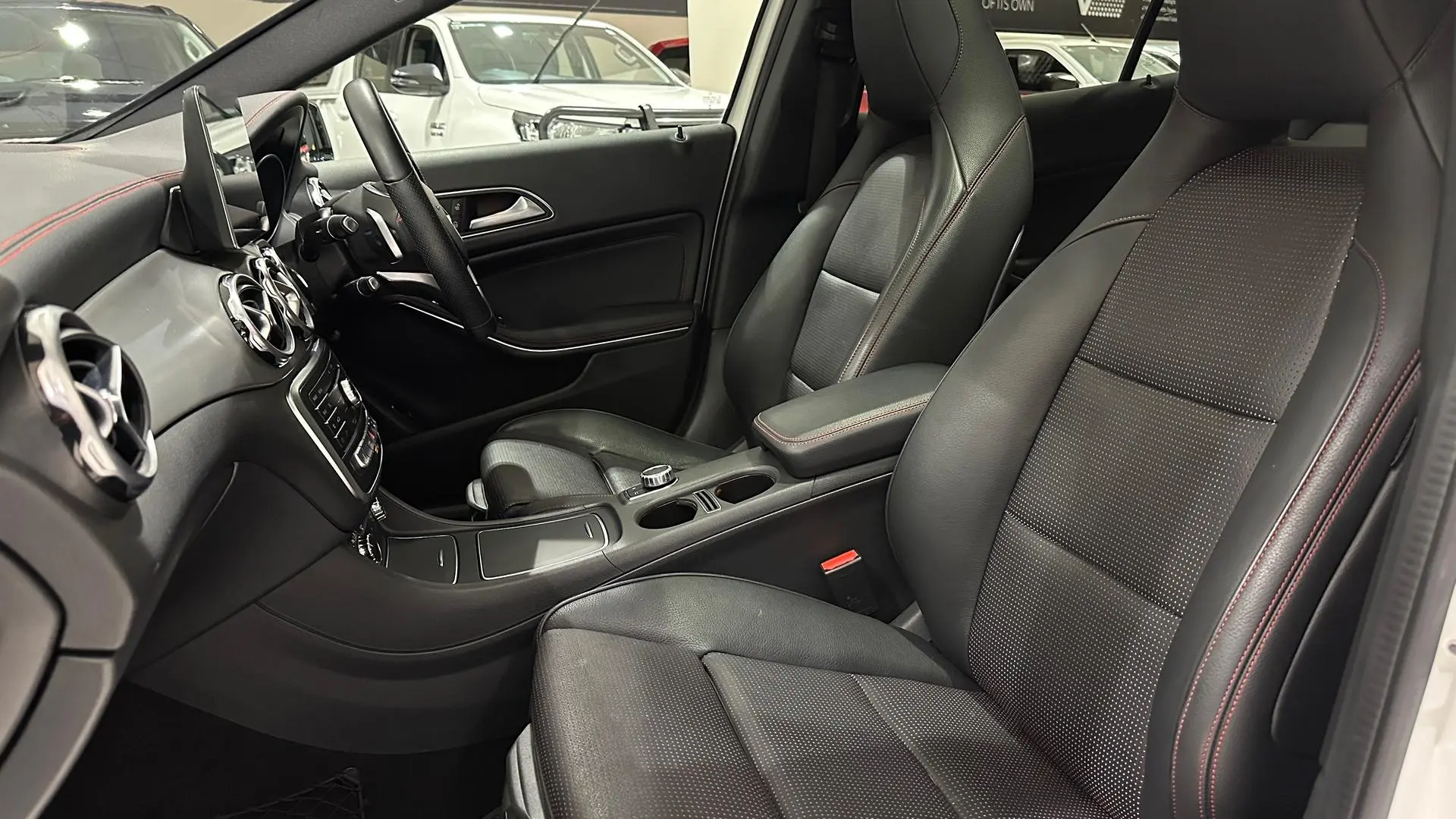 2018 Mercedes-Benz GLA-Class Gallery Image 14
