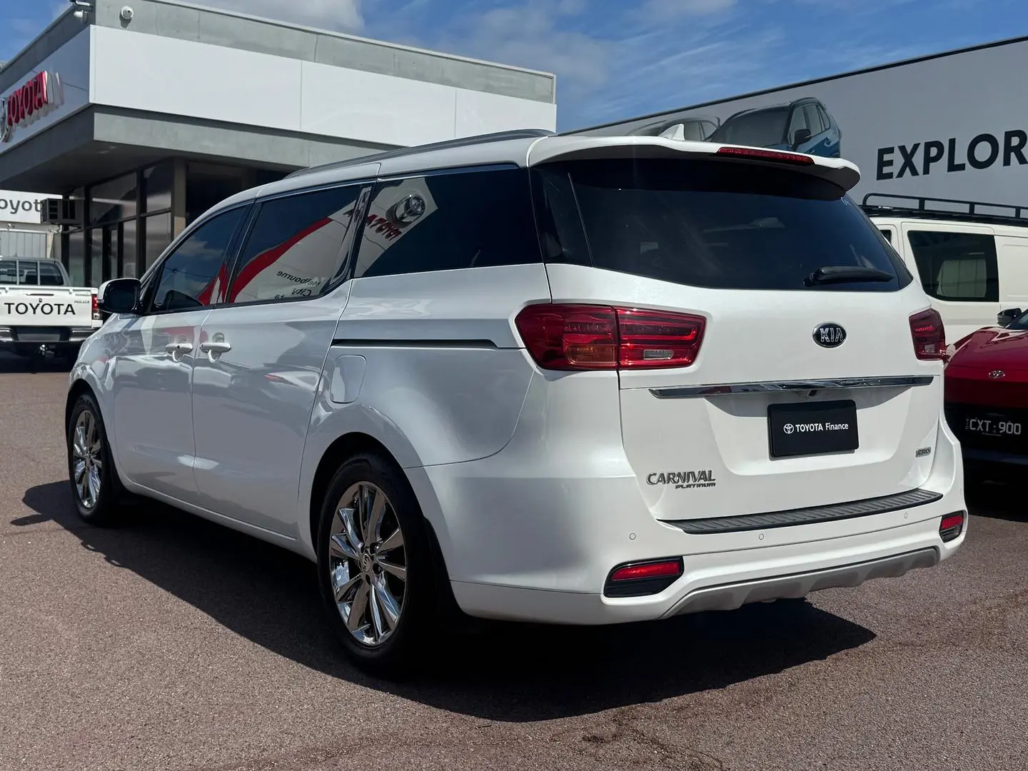 2019 Kia Carnival Gallery Image 7