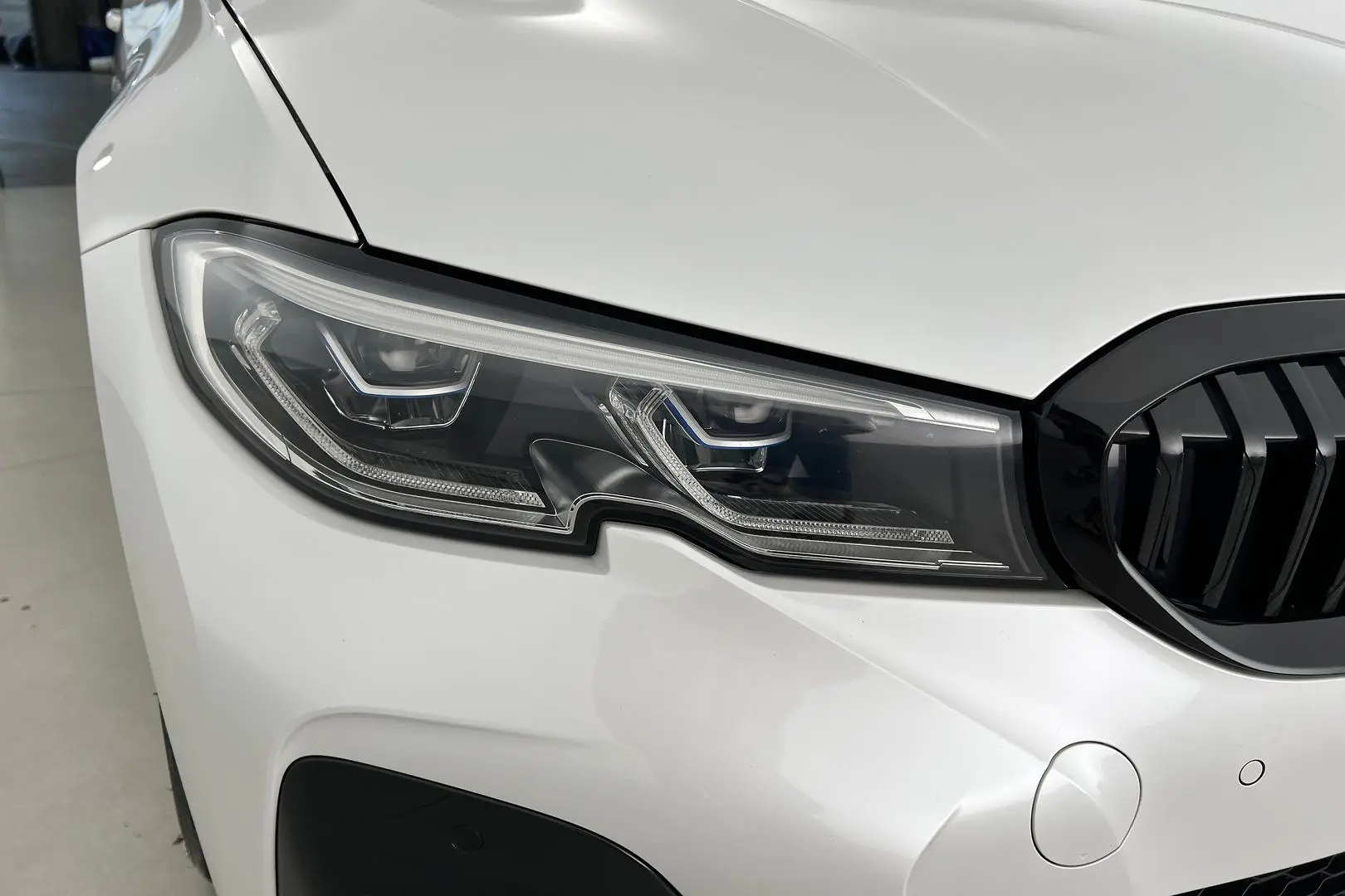2021 BMW 3 Series Gallery Image 2
