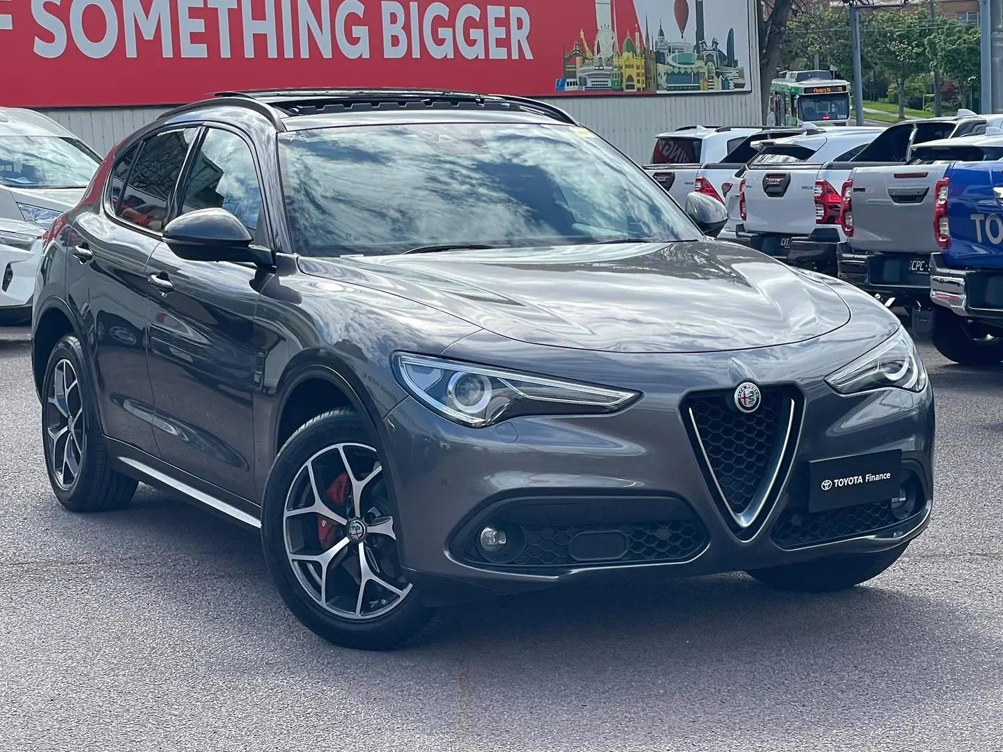 2018 Alfa Romeo Stelvio Gallery Image 1