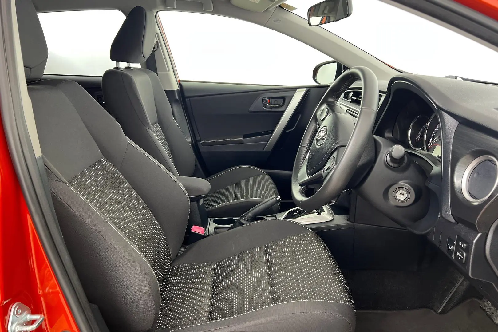 2014 Toyota Corolla Gallery Image 11
