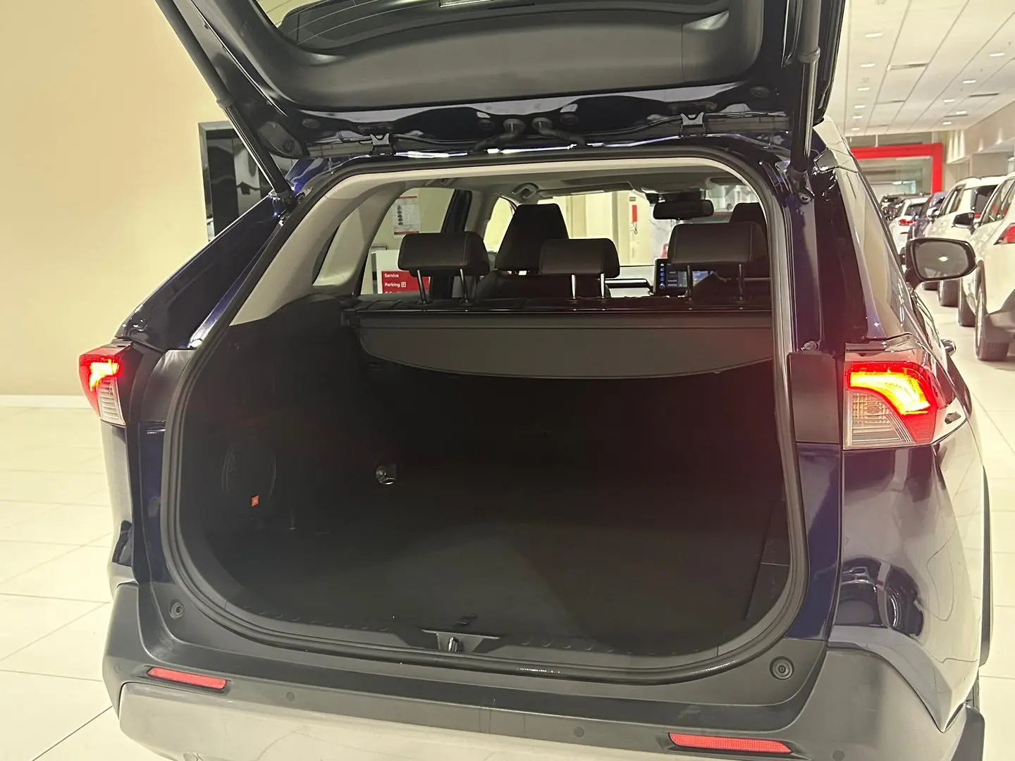 2020 Toyota RAV4 Gallery Image 11