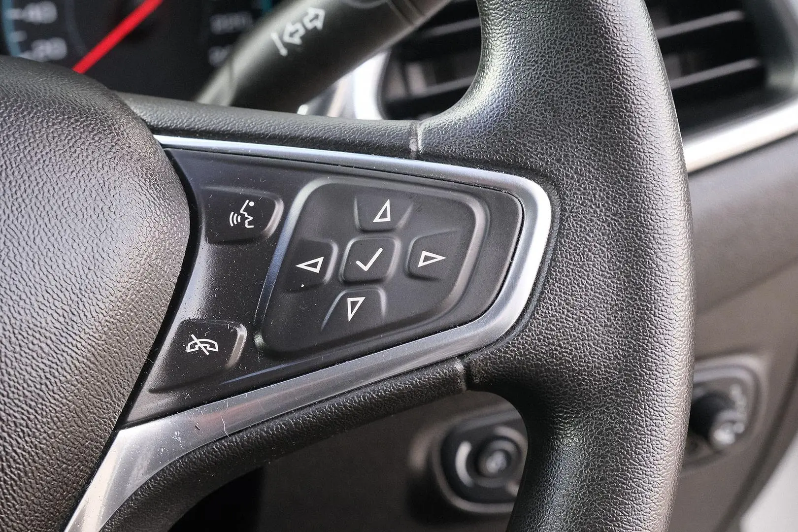 2017 Holden Equinox Gallery Image 14