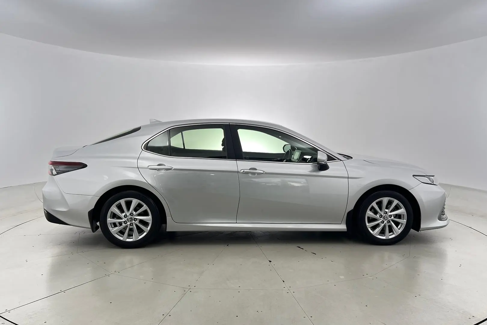 2022 Toyota Camry Gallery Image 3