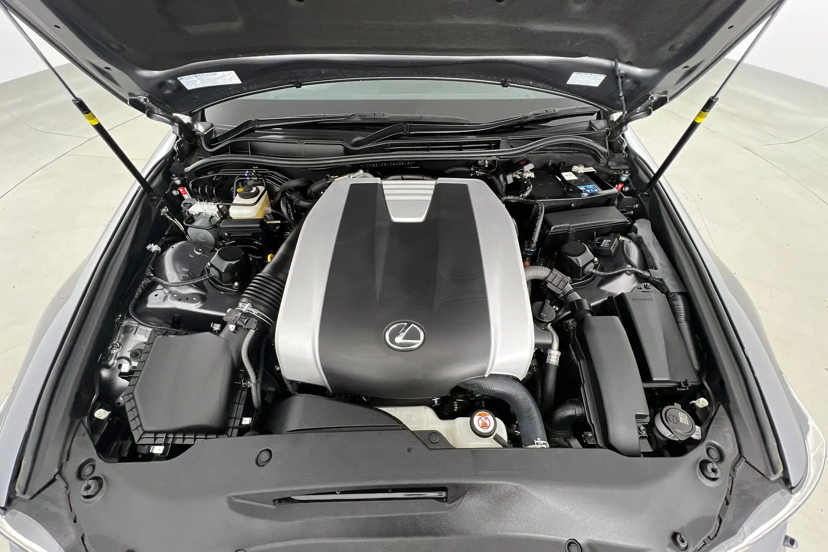 2019 Lexus IS Gallery Image 22