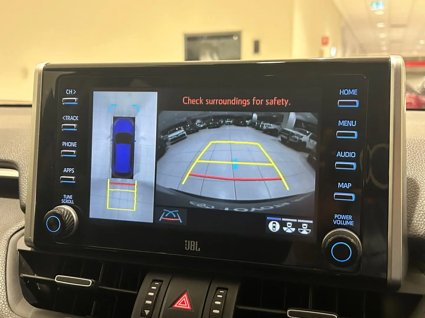 2020 Toyota RAV4 Gallery Image 17