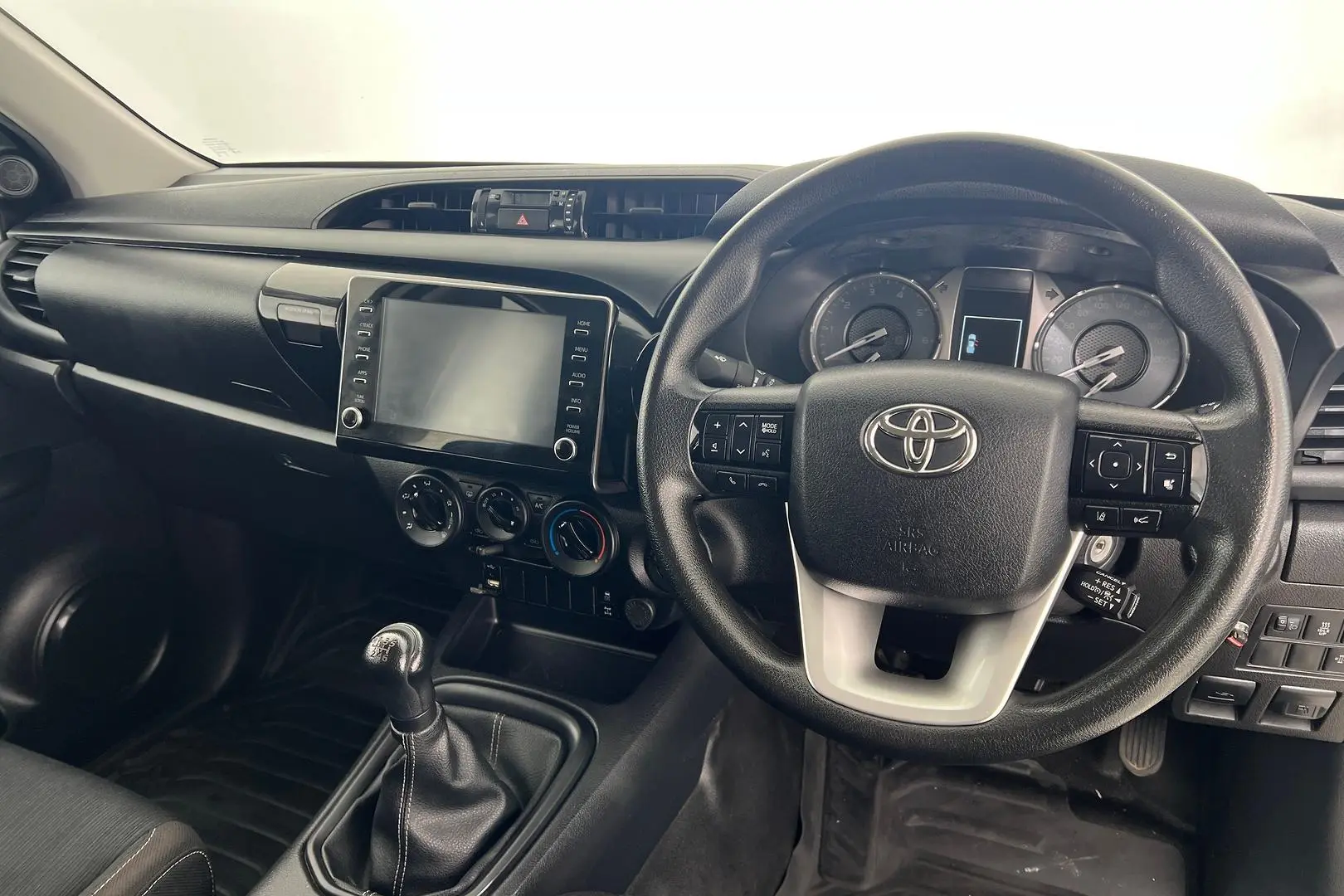 2020 Toyota Hilux Gallery Image 12