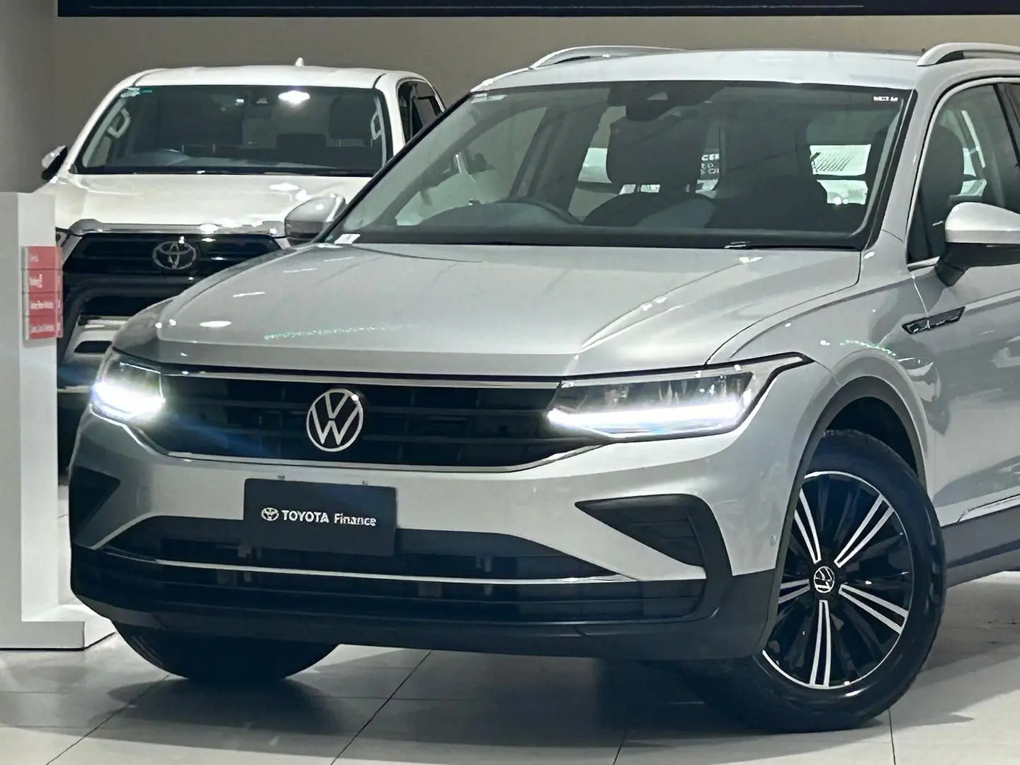 2023 Volkswagen Tiguan Gallery Image 7