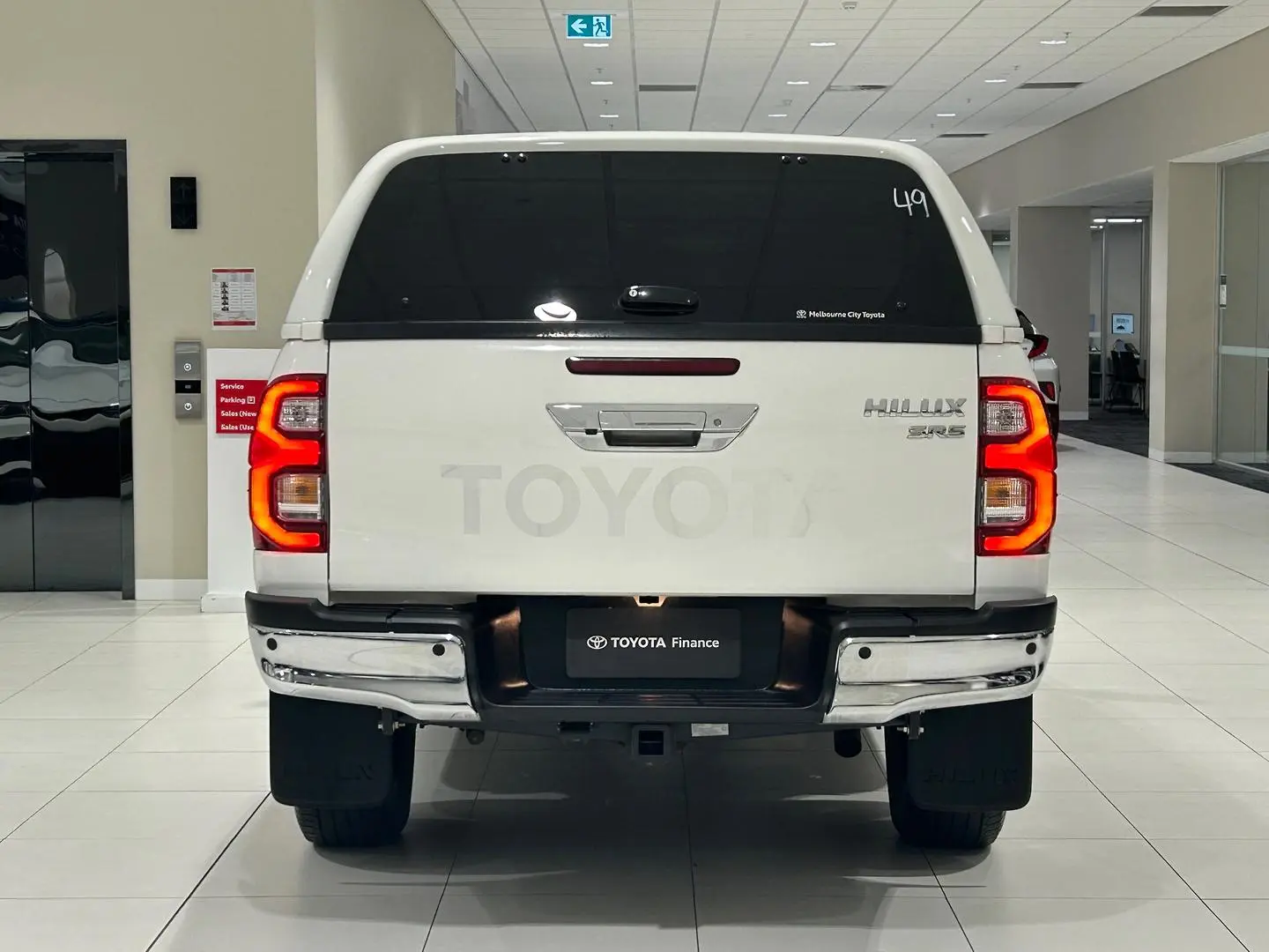 2021 Toyota Hilux Gallery Image 9