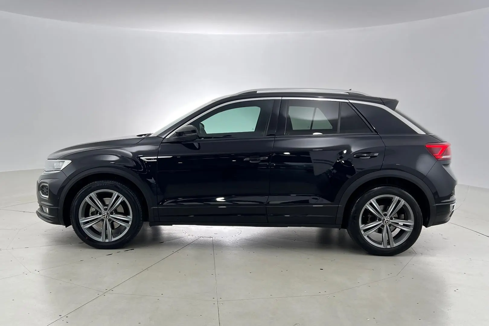 2021 Volkswagen T-Roc Gallery Image 8
