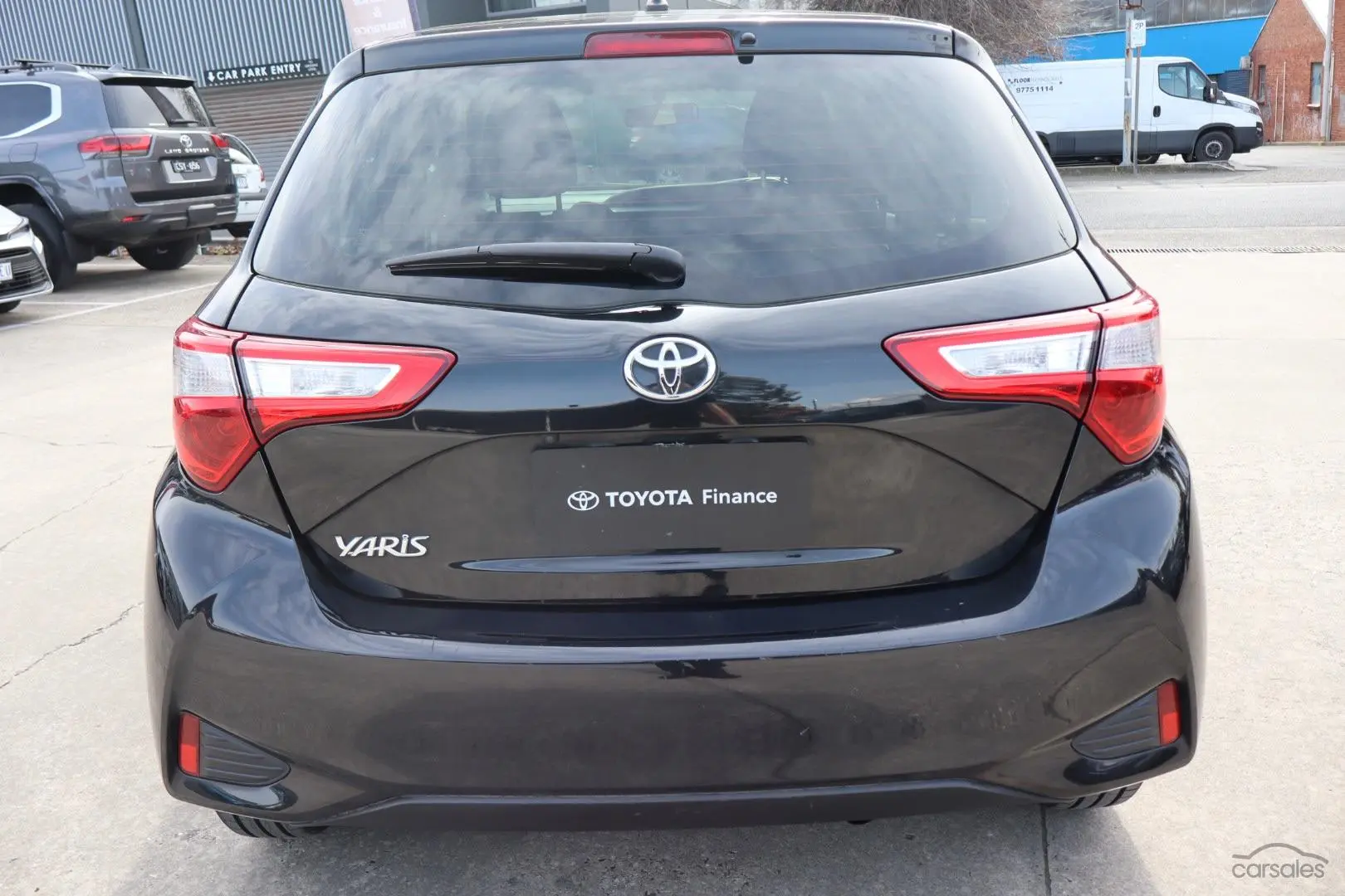 2017 Toyota Yaris Image 37