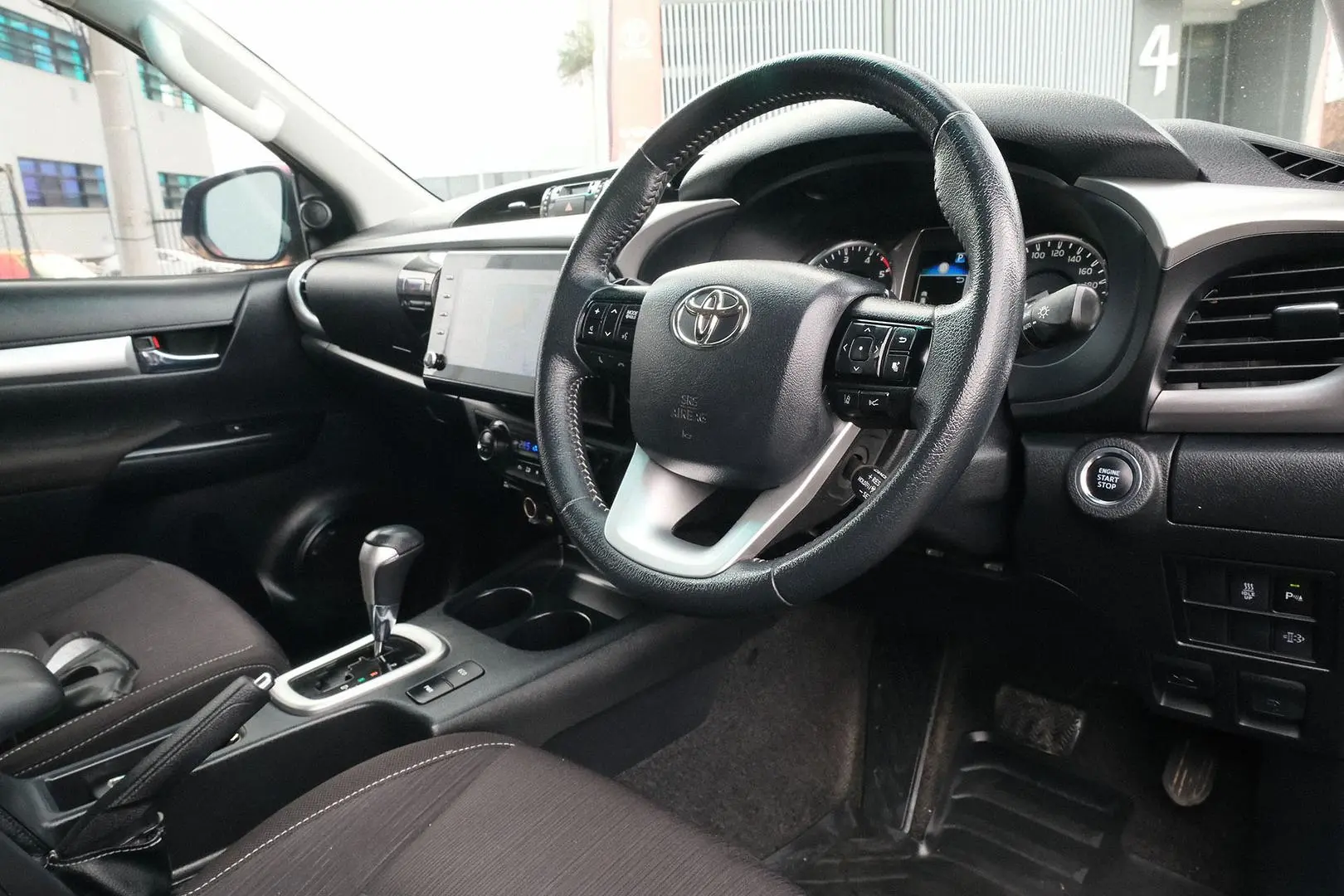 2021 Toyota Hilux Gallery Image 7