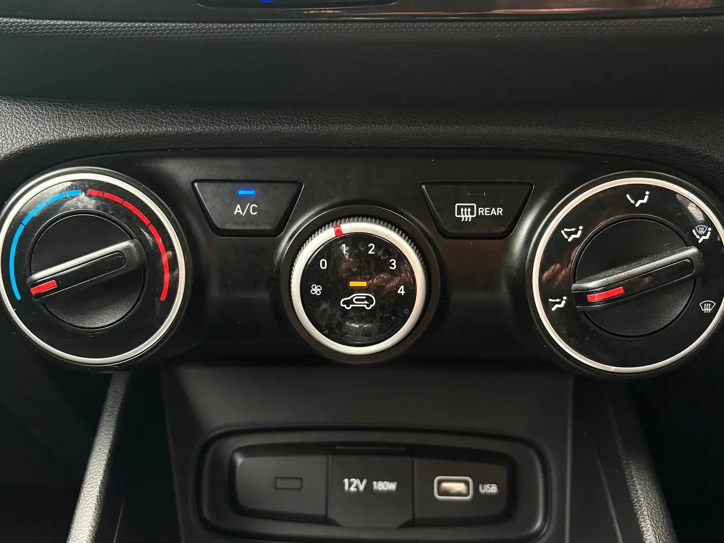 2022 Hyundai Venue Gallery Image 23