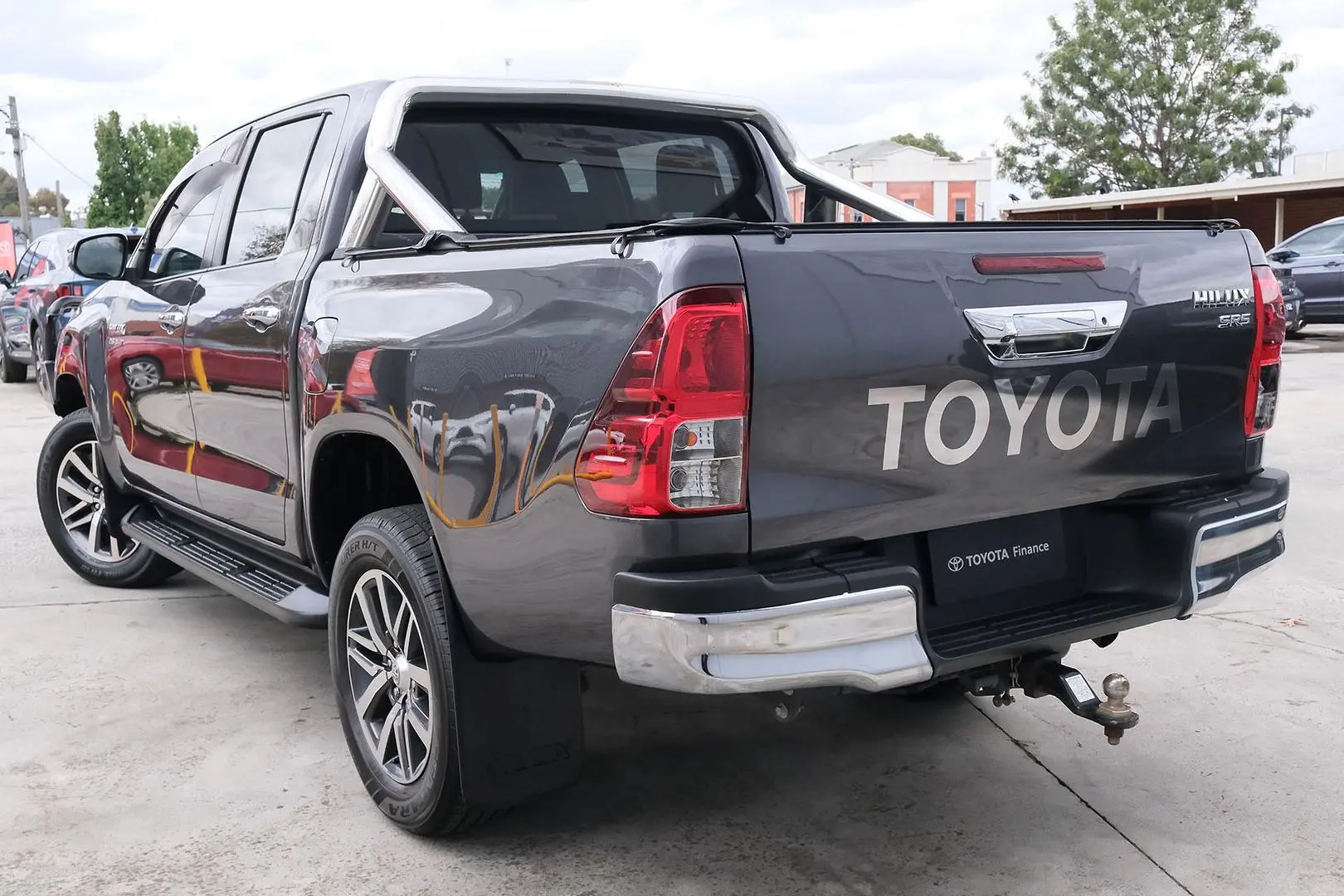 2020 Toyota Hilux Gallery Image 4