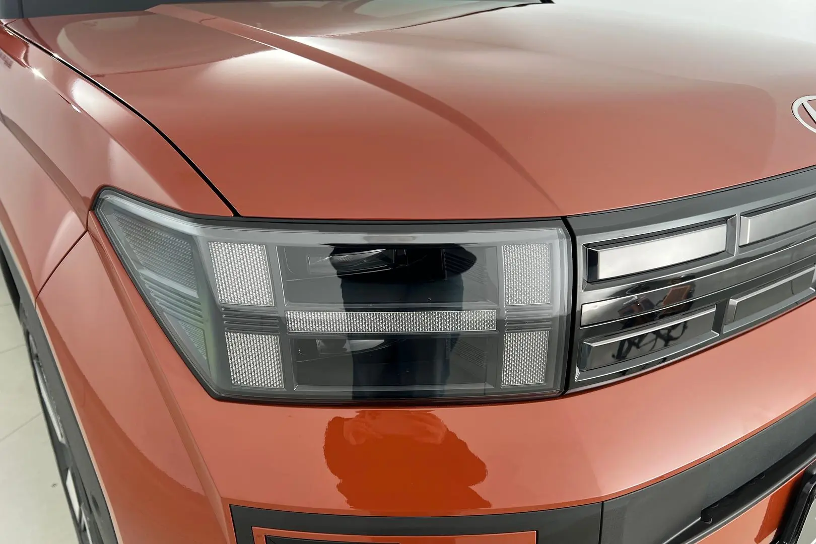 2024 Hyundai Santa Fe Gallery Image 2