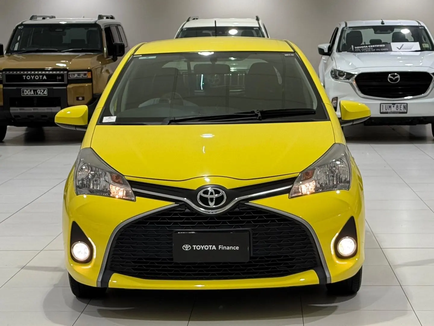 2016 Toyota Yaris Gallery Image 4