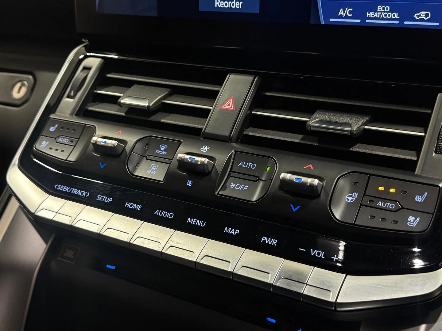 2022 Toyota Landcruiser Gallery Image 24
