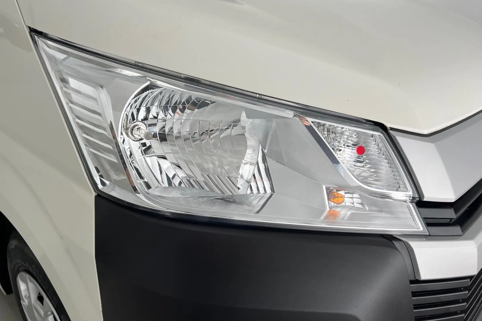 2021 Toyota Hiace Gallery Image 2