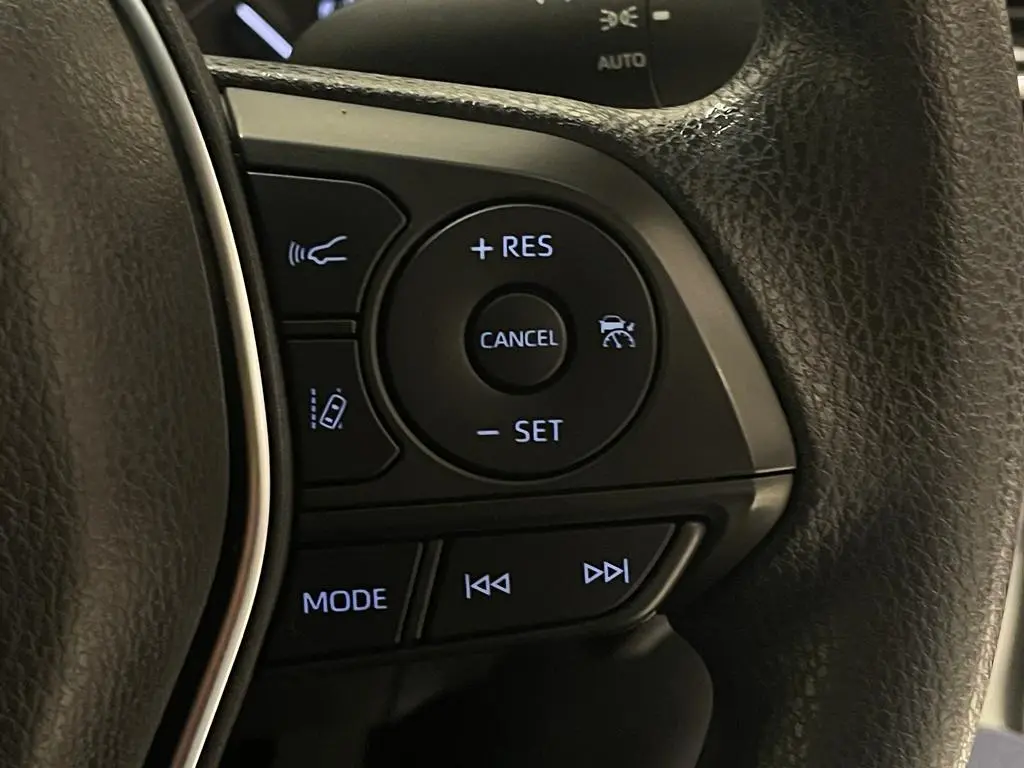 2020 Toyota Camry Gallery Image 18